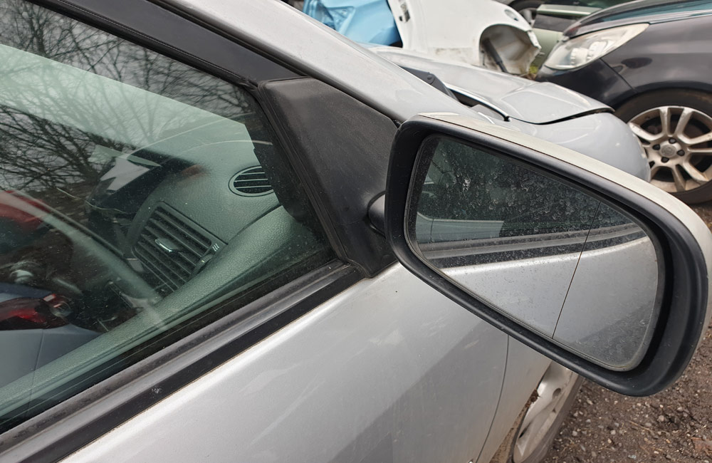 Toyota Corolla T Spirit D4D Door mirror driver side front electric